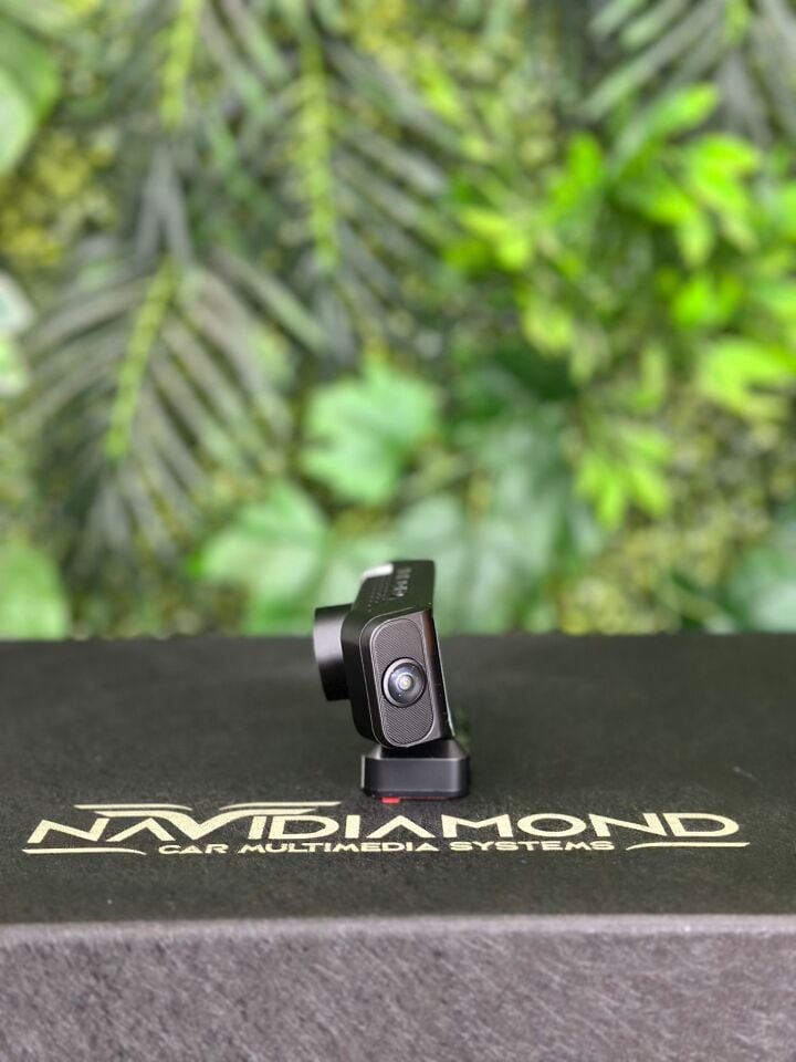 NAVIDIAMOND ARAÇ İÇİ DÖRT KAMERALI 4K KAYIT CİHAZI NVD-1676